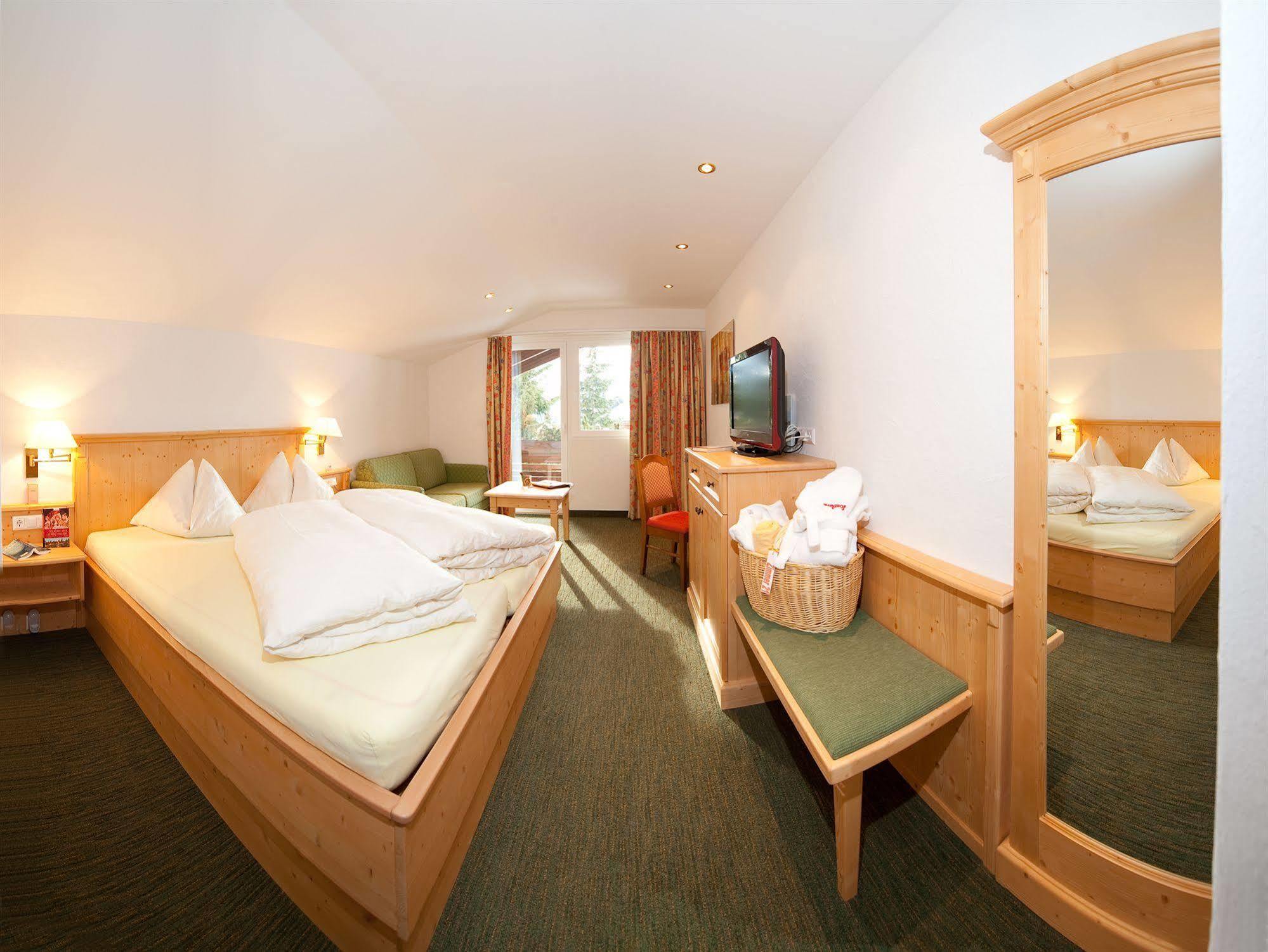 Schi- Und Wanderhotel Berghof Bad Kleinkirchheim Exteriör bild