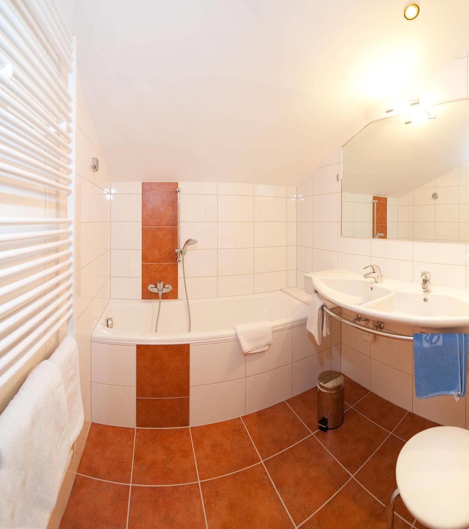 Schi- Und Wanderhotel Berghof Bad Kleinkirchheim Exteriör bild